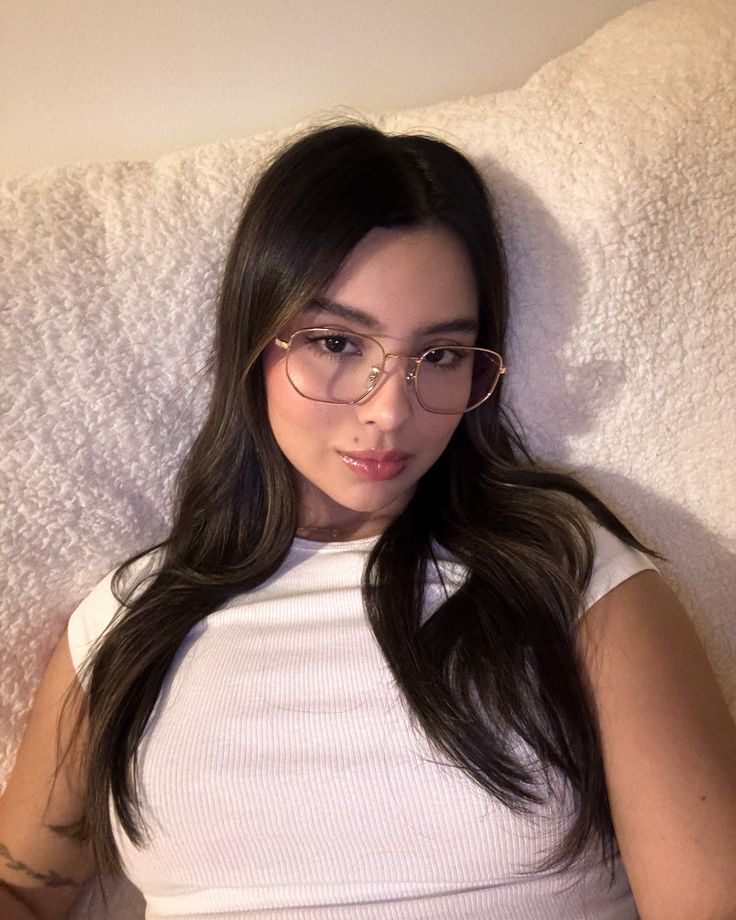 files/Amando_las_selfiesss_en_ratos_perezosos_y_amando_a_jai_peli_oscuraaa_de_nuevo_Mis_gafas_y_el_cuidado_de_mis_ojitos_siempre_en_manos_de_grupopticamericana.jpg